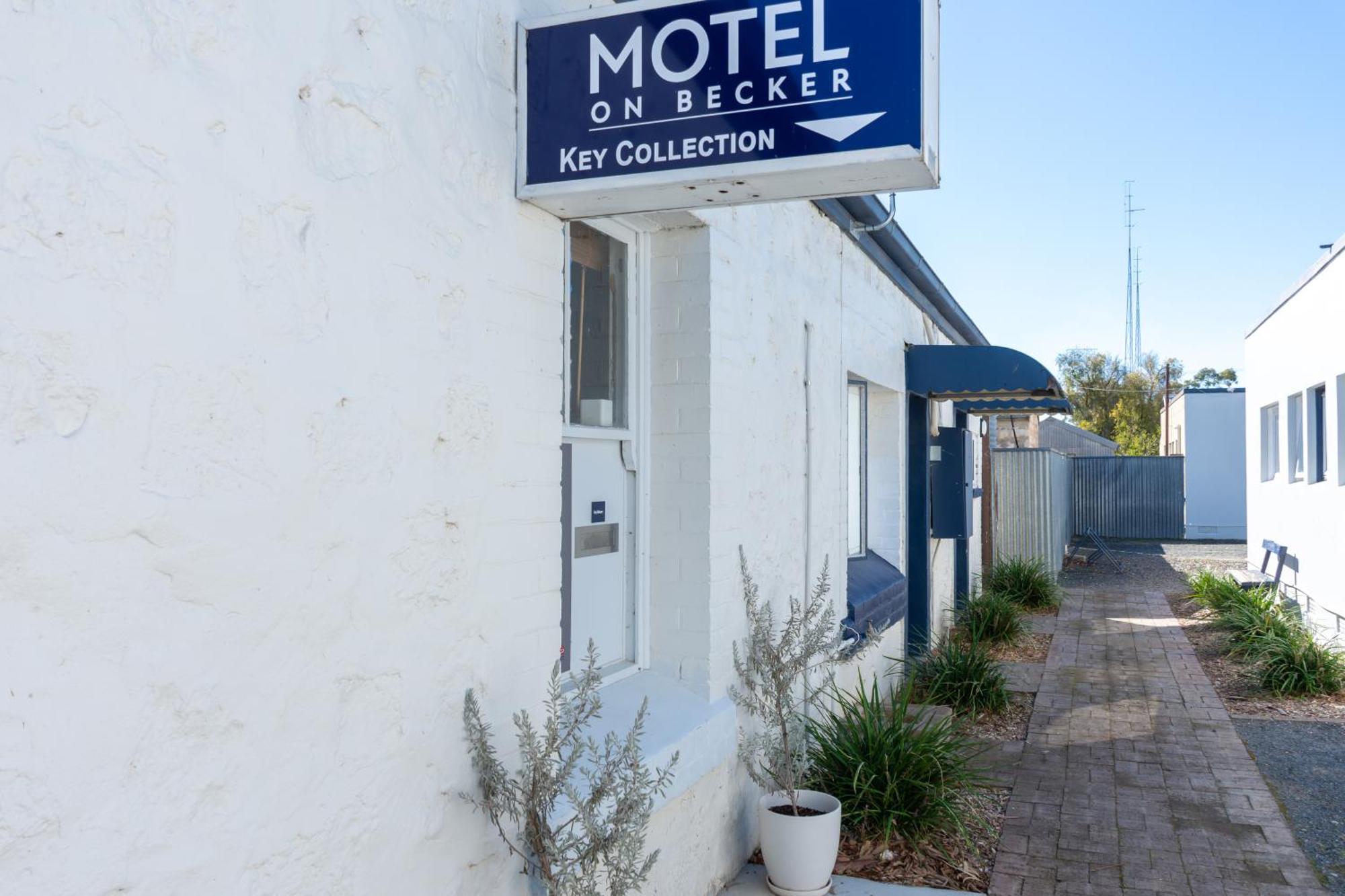 Motel On Becker Tintinara Exteriér fotografie